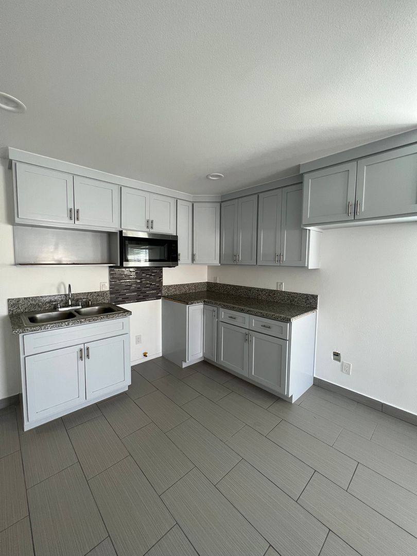 Apartment for rent at 8677 Dearborn Ave, South Gate, CA 90280
