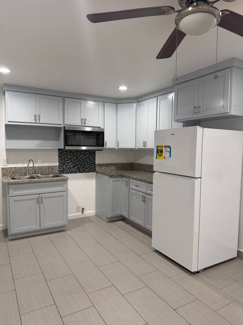 Apartment for rent at 8677 Dearborn Ave, South Gate, CA 90280