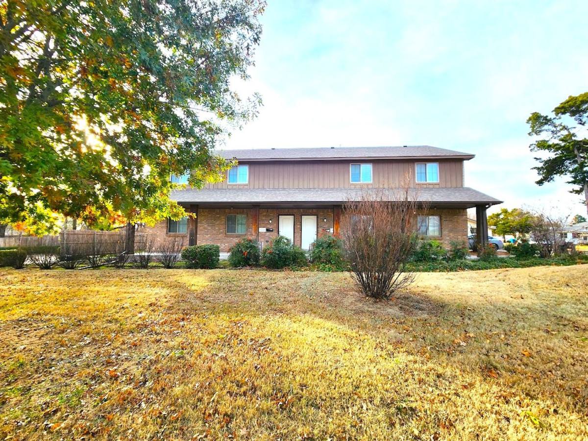 Apartment for rent at 1120 E Campbell St, Edmond, OK 73034