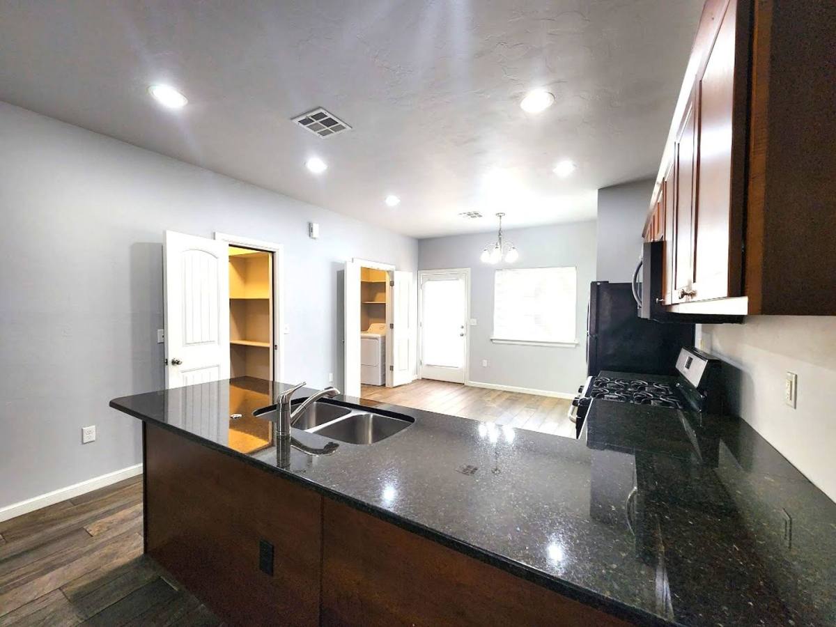 Apartment for rent at 1120 E Campbell St, Edmond, OK 73034