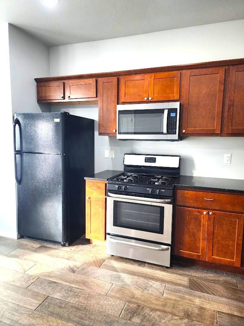 Apartment for rent at 1120 E Campbell St, Edmond, OK 73034