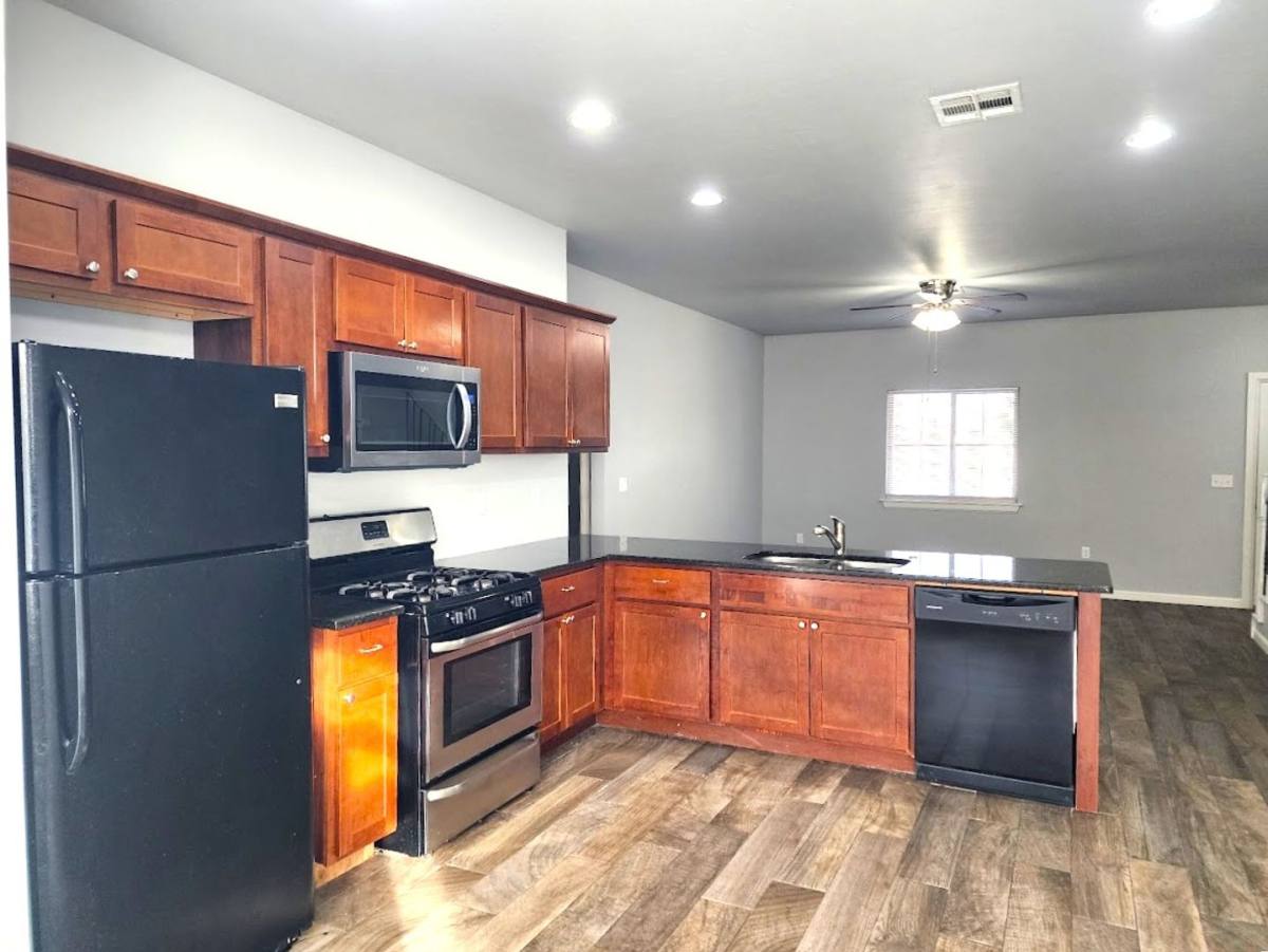 Apartment for rent at 1120 E Campbell St, Edmond, OK 73034