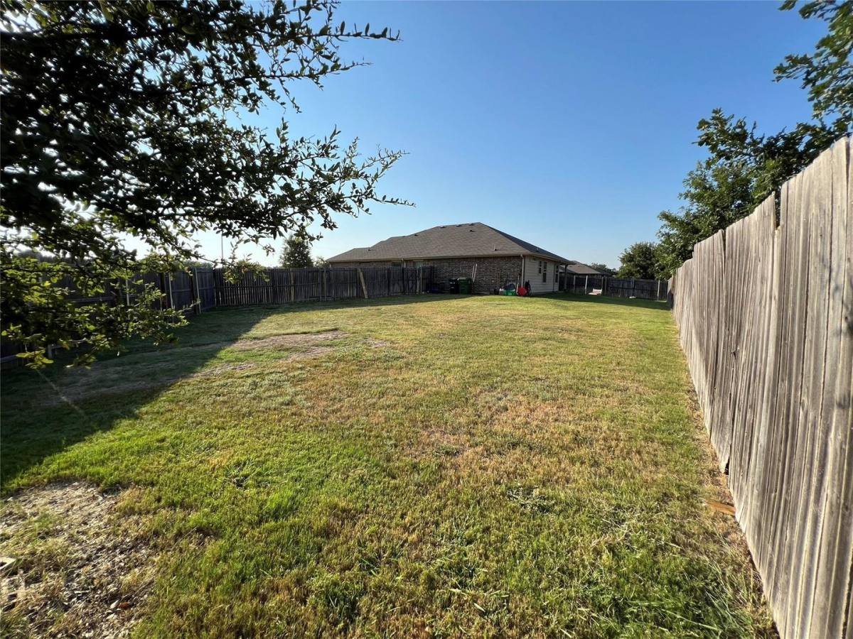 House for rent at 151 Creekview Dr, Azle, TX 76020