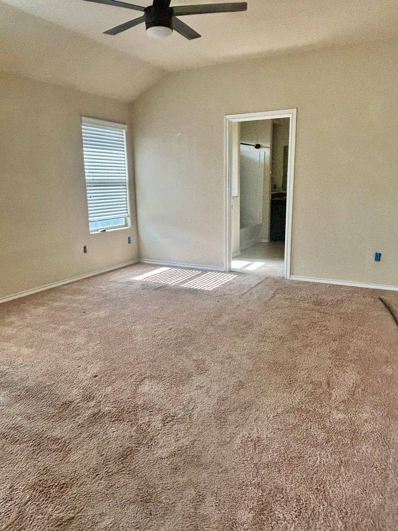 House for rent at 151 Creekview Dr, Azle, TX 76020