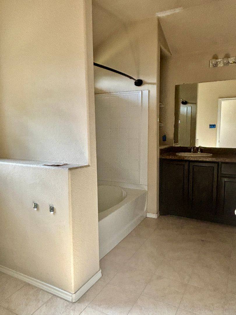 House for rent at 151 Creekview Dr, Azle, TX 76020