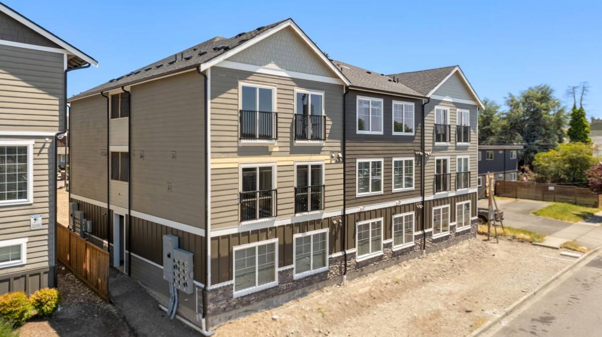 Apartment for rent at 4045 S Puget Sound Ave, Tacoma, WA 98409