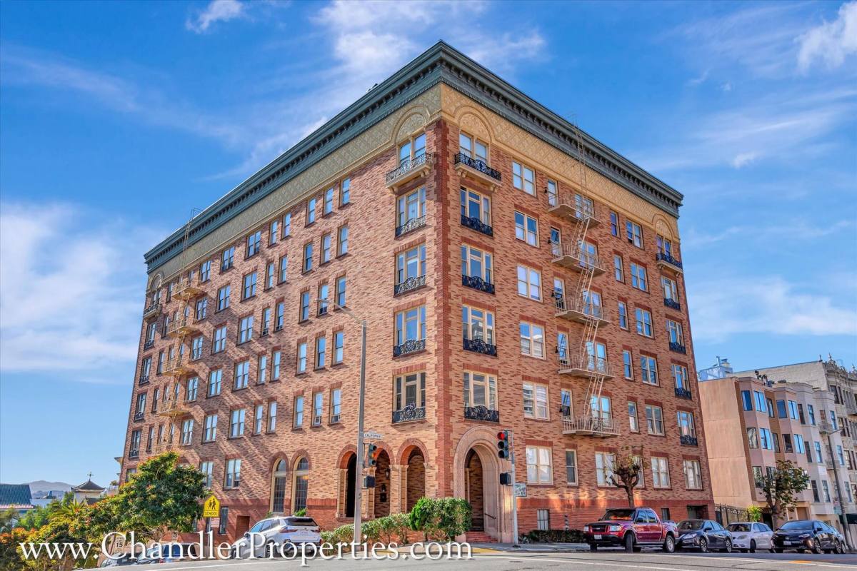 Apartment for rent at 2001 California St, San Francisco, CA 94109