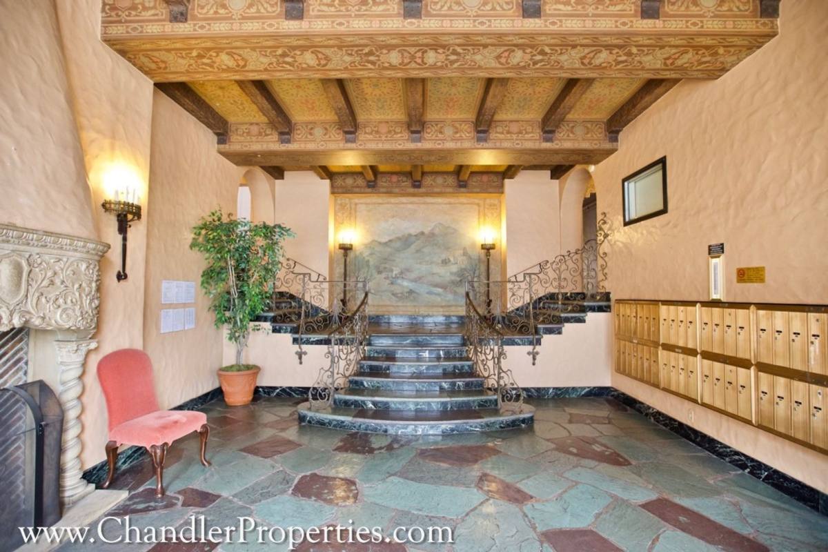 Apartment for rent at 2001 California St, San Francisco, CA 94109