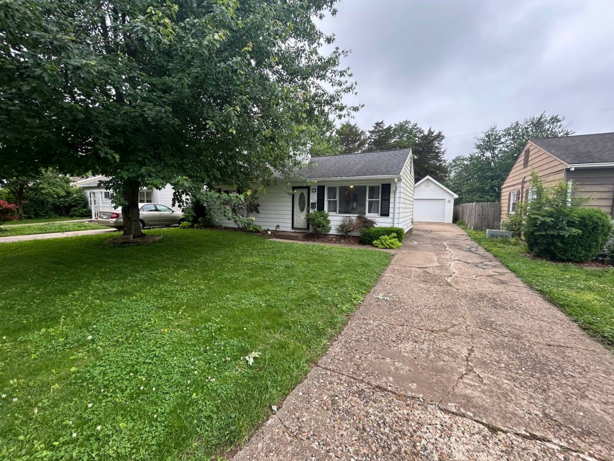 House for rent at 1700 W Granview, Quincy, IL 62301