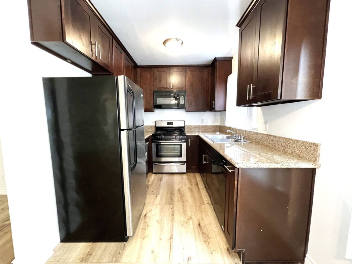 Apartment for rent at 3565 S Sepulveda Blvd, Los Angeles, CA 90034