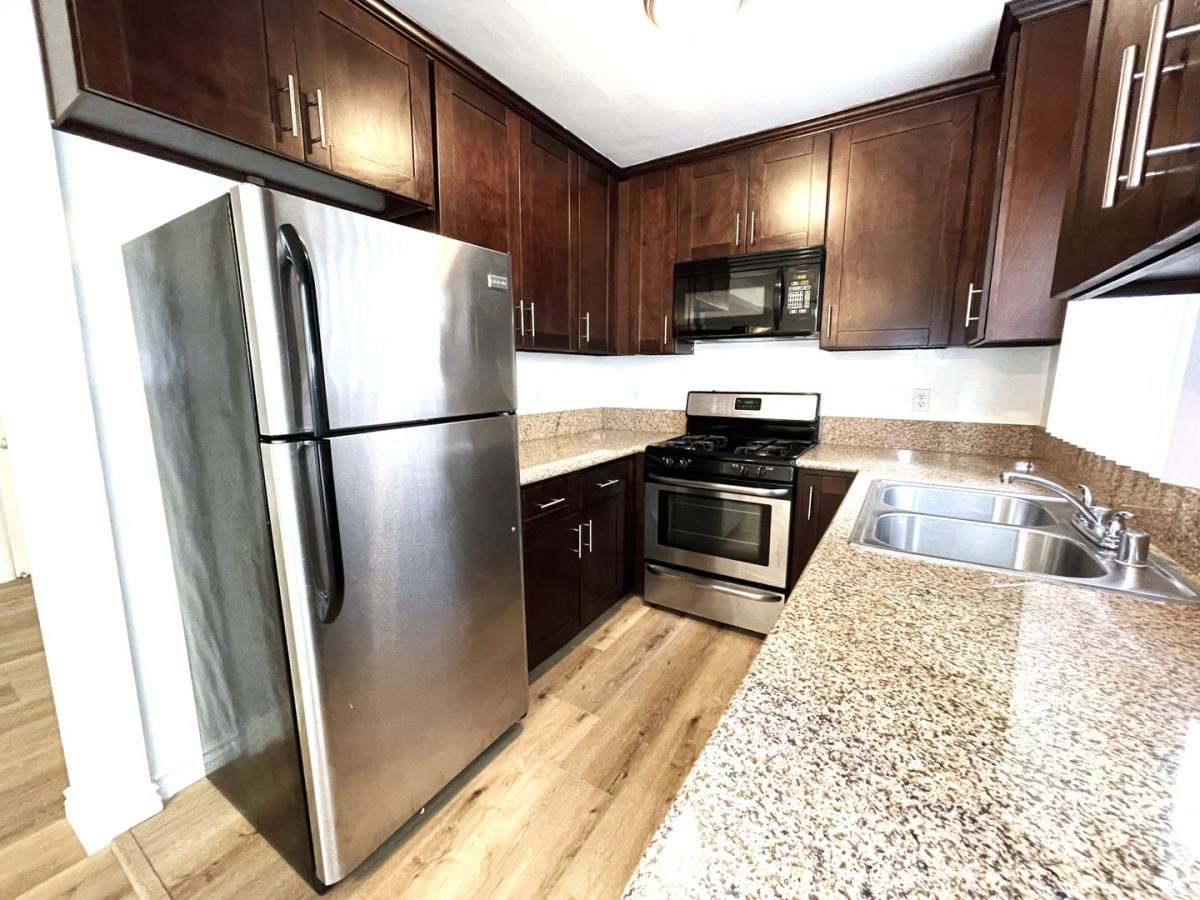 Apartment for rent at 3565 S Sepulveda Blvd, Los Angeles, CA 90034