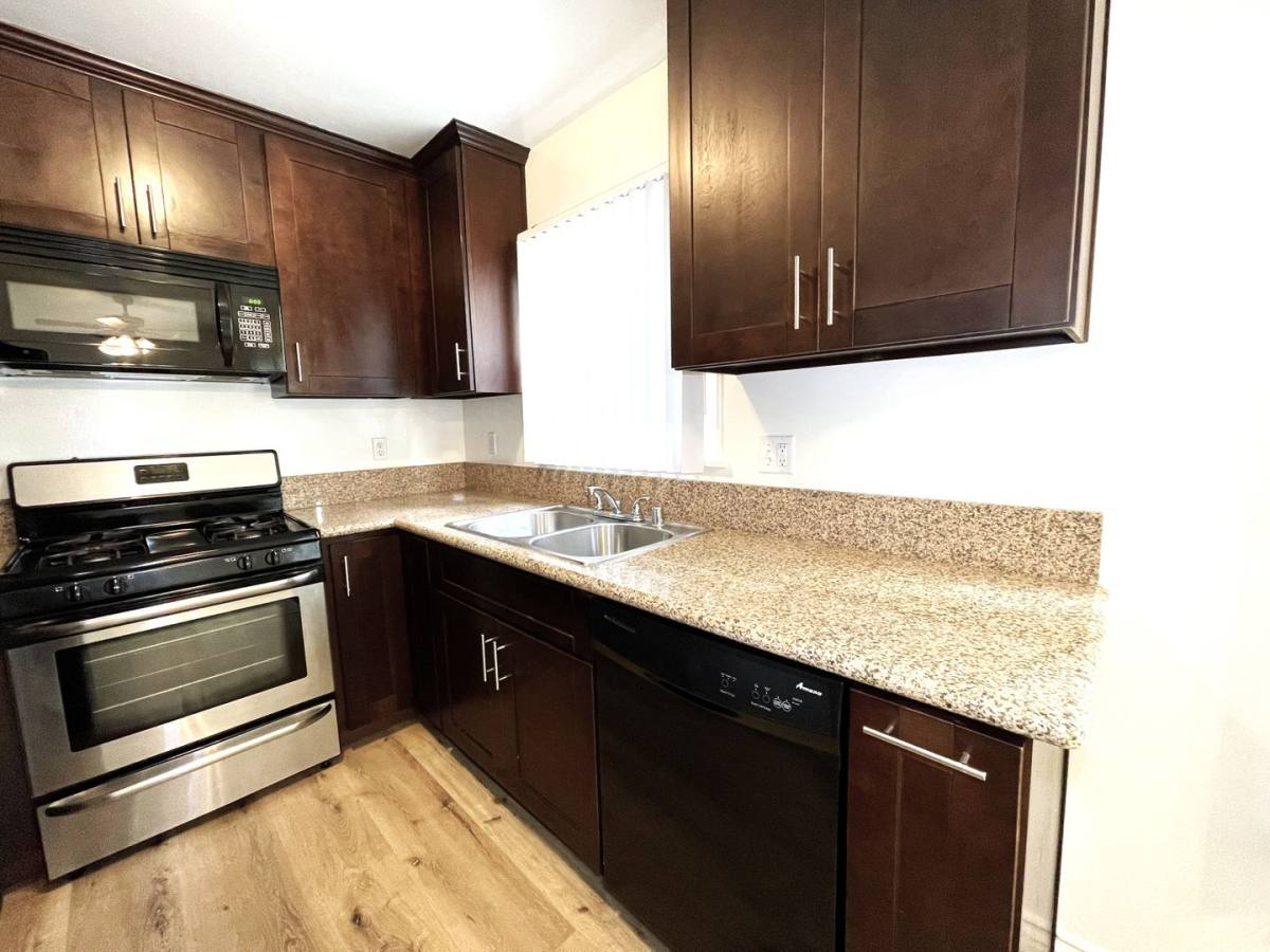 Apartment for rent at 3565 S Sepulveda Blvd, Los Angeles, CA 90034