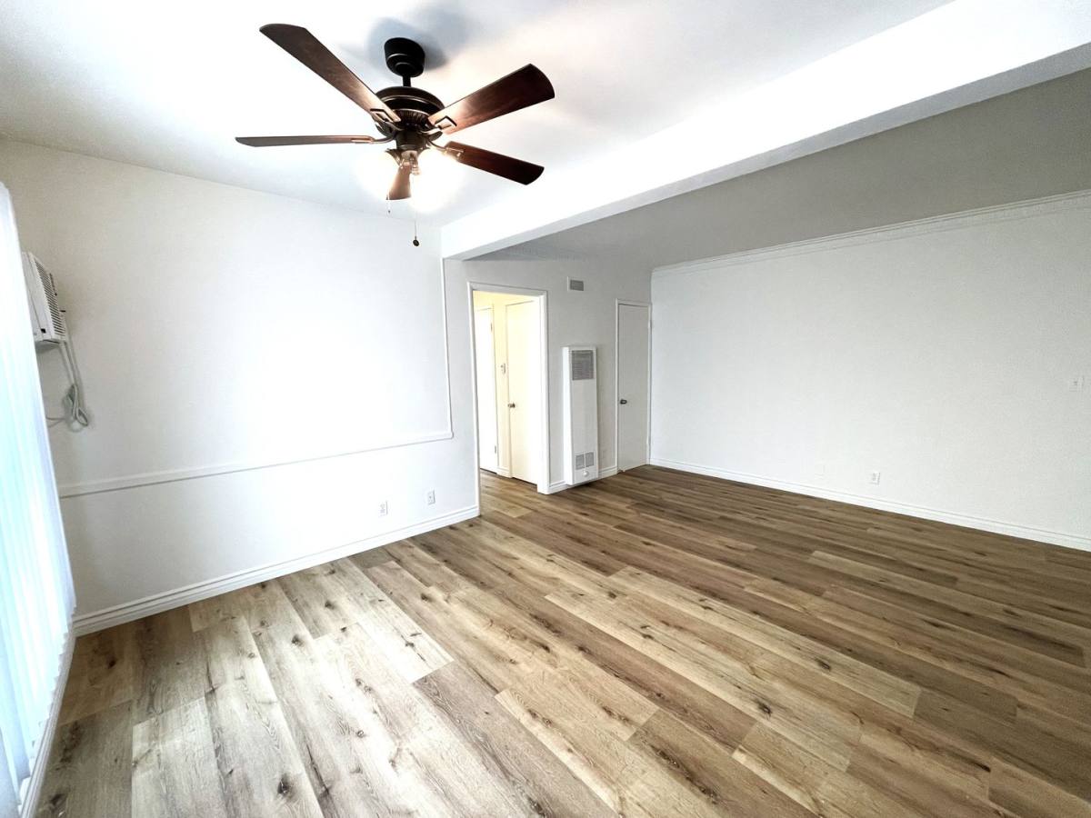Apartment for rent at 3565 S Sepulveda Blvd, Los Angeles, CA 90034