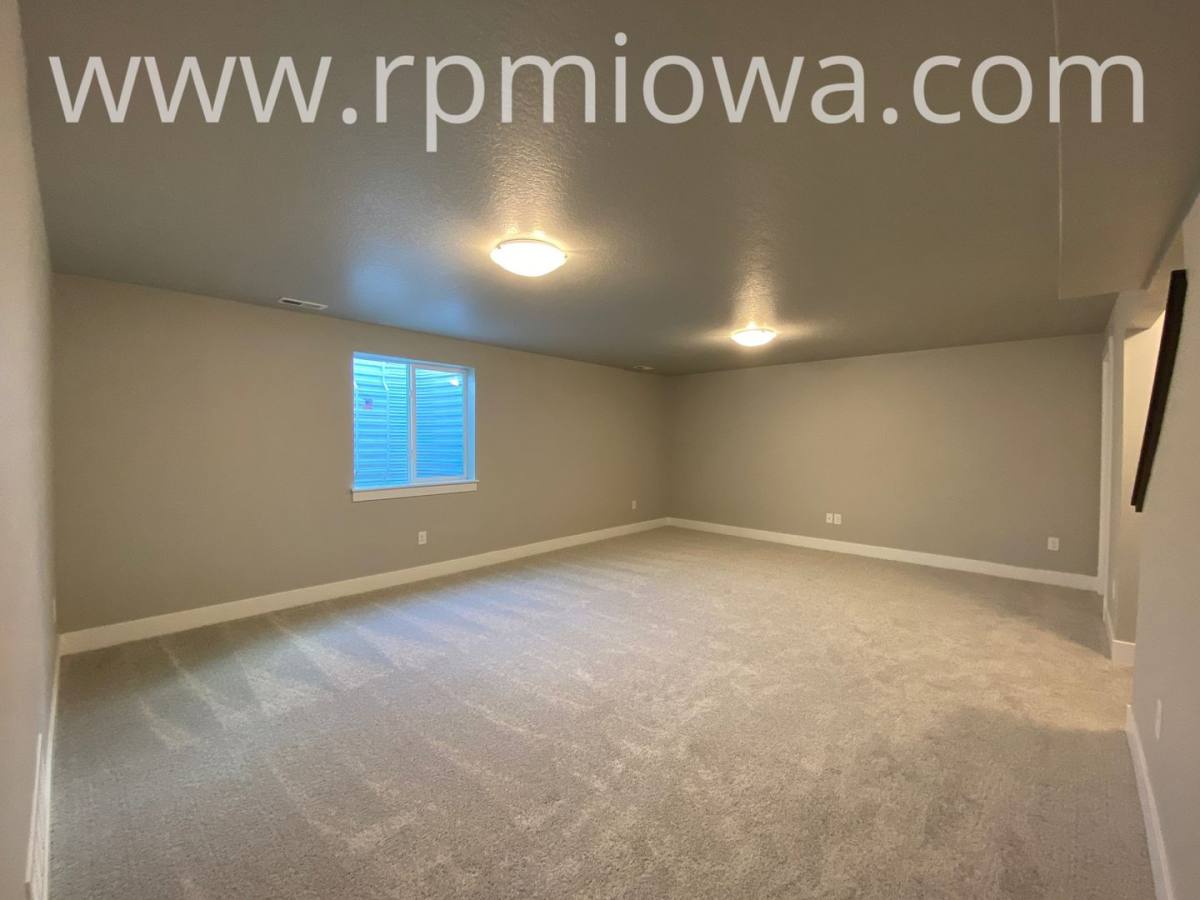 House for rent at 740 SE Drumlin Dr, Waukee, IA 50263