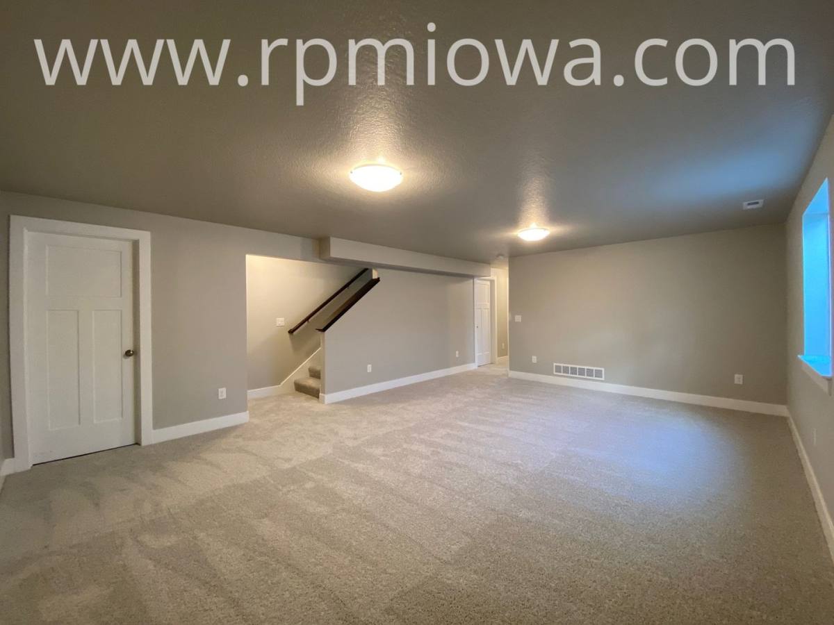 House for rent at 740 SE Drumlin Dr, Waukee, IA 50263