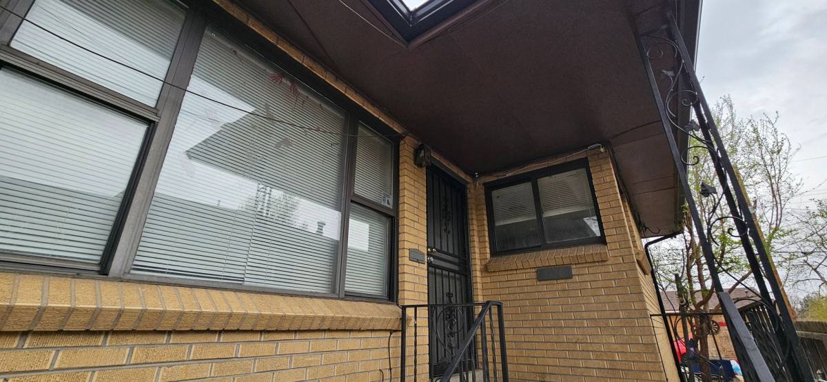 Townhouse for rent at 1136 Akron St, Aurora, CO 80010