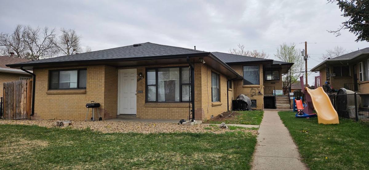 Townhouse for rent at 1136 Akron St, Aurora, CO 80010