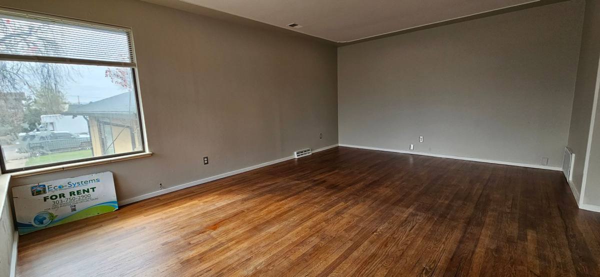 Townhouse for rent at 1136 Akron St, Aurora, CO 80010