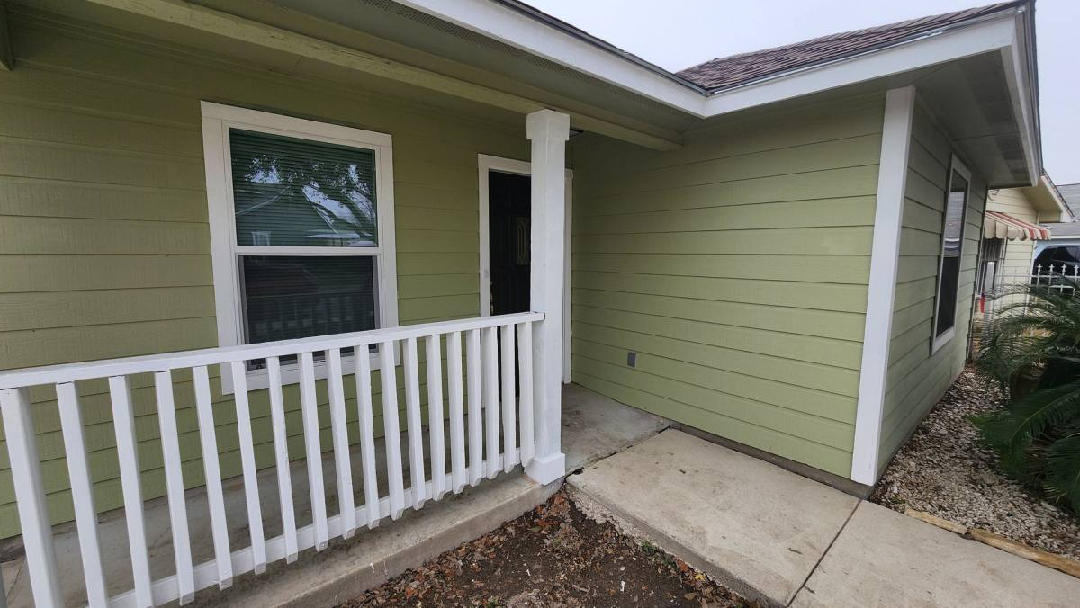 House for rent at 542 Pharis St, San Antonio, TX 78237