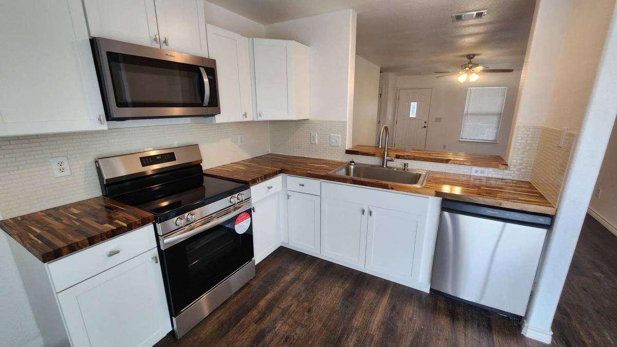 House for rent at 542 Pharis St, San Antonio, TX 78237