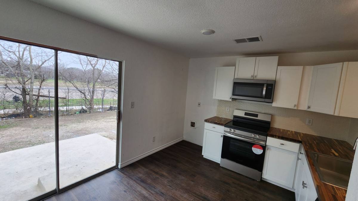 House for rent at 542 Pharis St, San Antonio, TX 78237