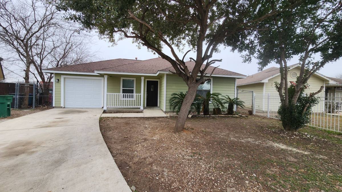 House for rent at 542 Pharis St, San Antonio, TX 78237