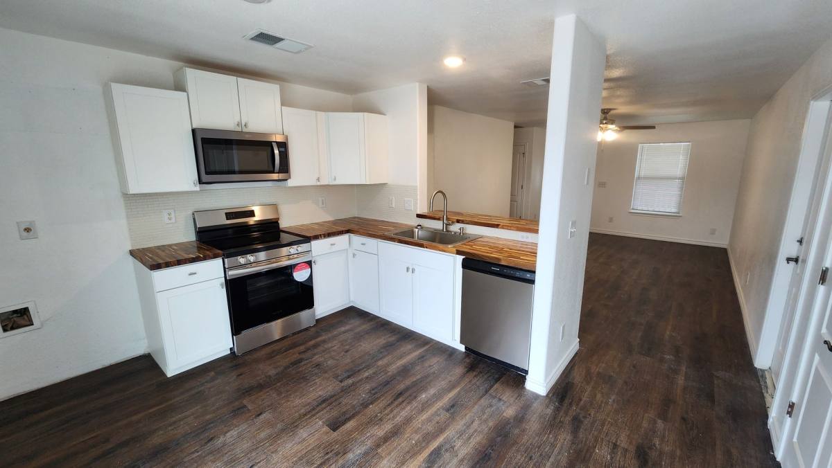House for rent at 542 Pharis St, San Antonio, TX 78237
