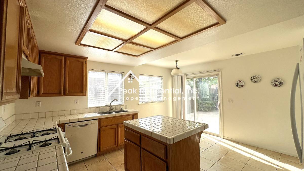 House for rent at 8274 Golden Park Court, Sacramento, CA 95828