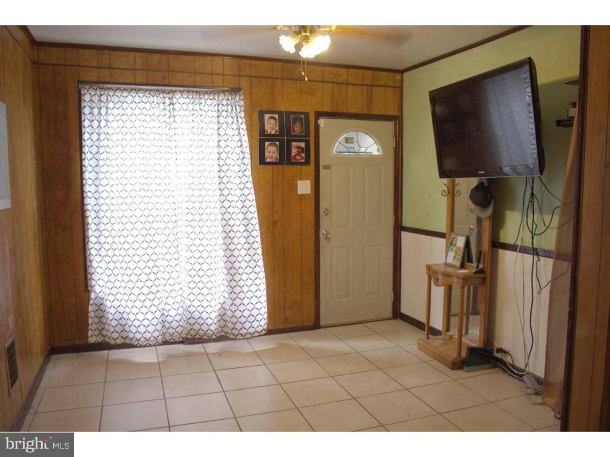 House for rent at 605 Eisenbrown St, Reading, PA 19601