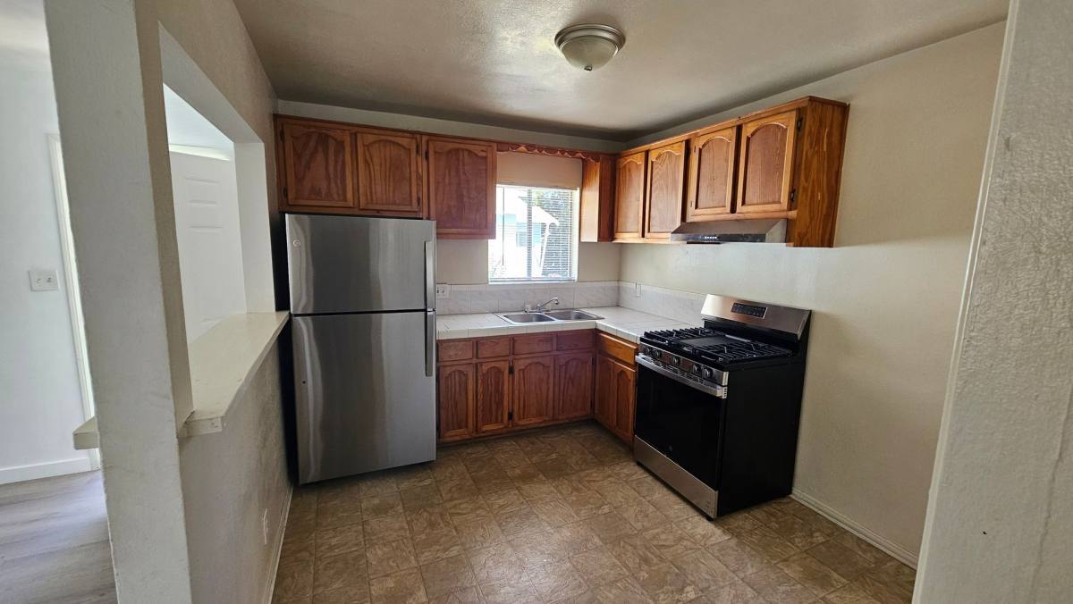 Apartment for rent at 2522-2522 1 2MLANCASTER Ave, Los Angeles, CA 90033