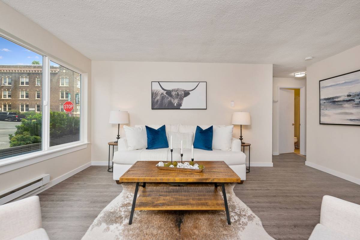 Apartment for rent at 4141 Brooklyn Ave NE, Seattle, WA 98105