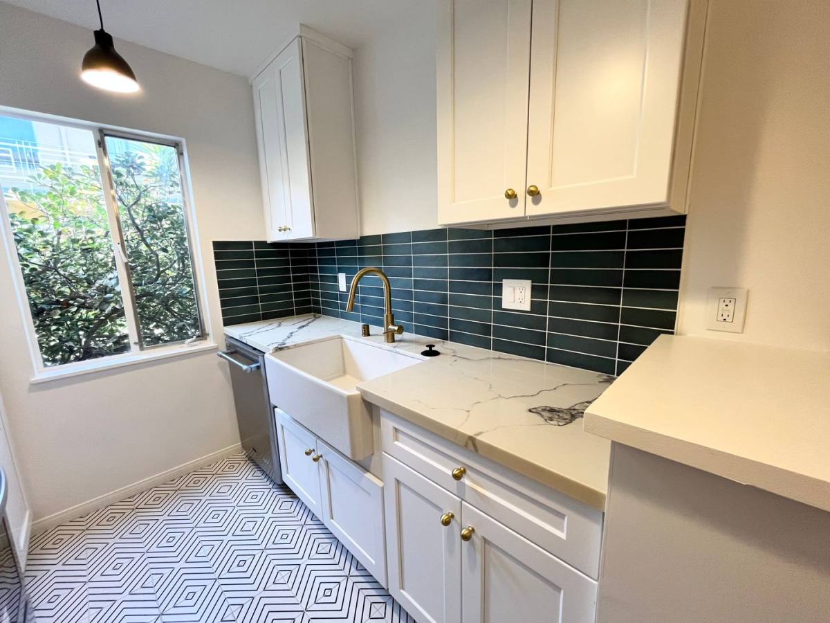 Apartment for rent at 1420 17th St, Santa Monica, CA 90404
