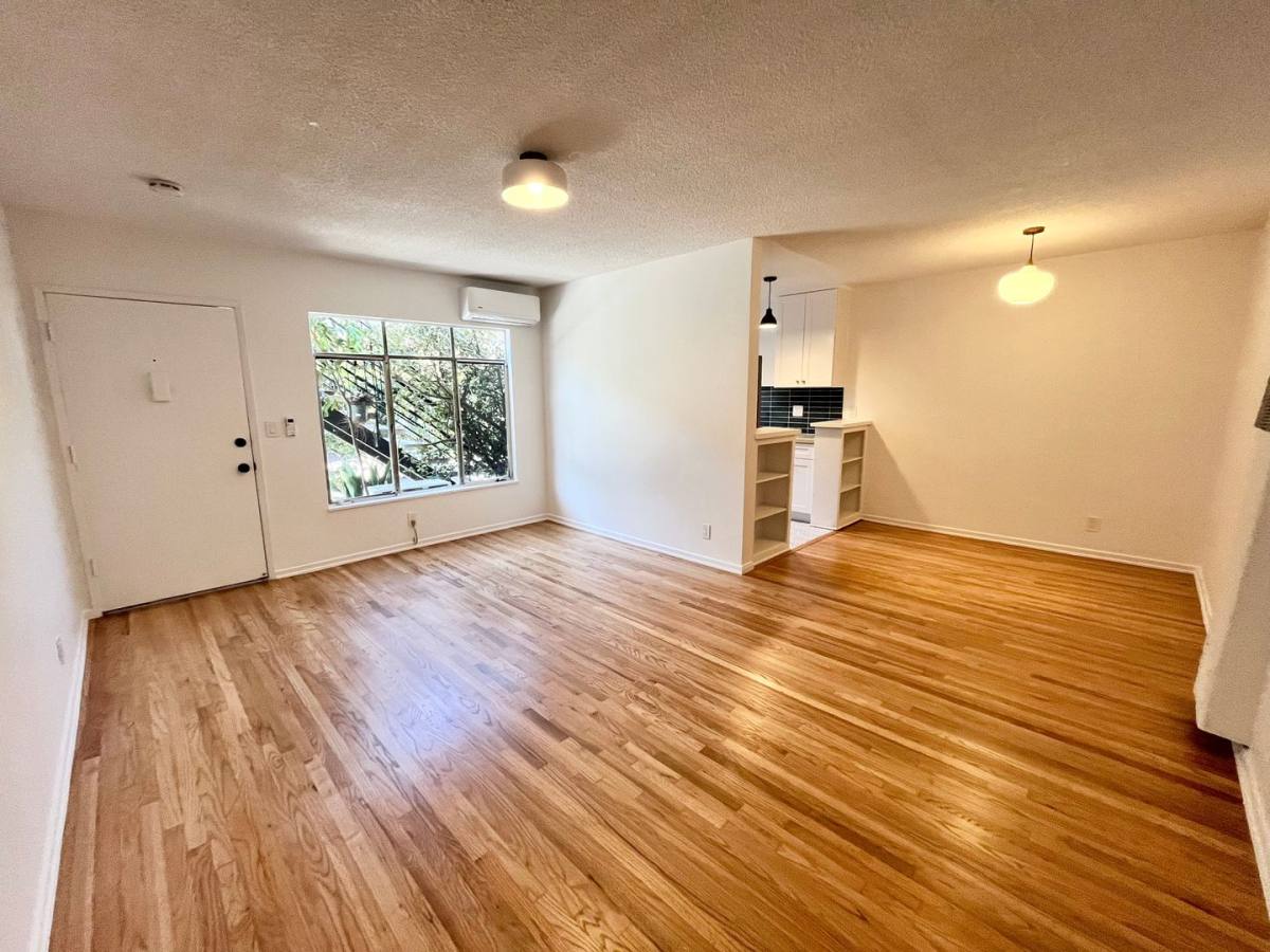 Apartment for rent at 1420 17th St, Santa Monica, CA 90404