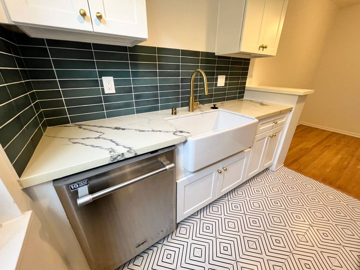 Apartment for rent at 1420 17th St, Santa Monica, CA 90404