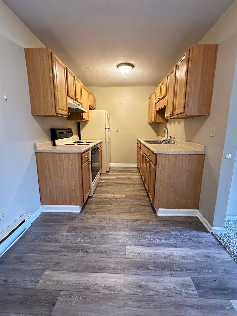 Apartment for rent at 800 Westwood Court, Fairmont, WV 26554
