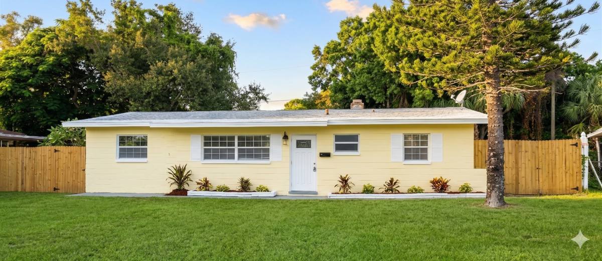 House for rent at 4161 Bluefish Dr SE, Saint Petersburg, FL 33705