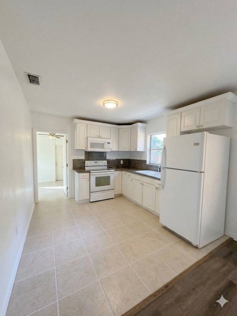 House for rent at 4161 Bluefish Dr SE, Saint Petersburg, FL 33705