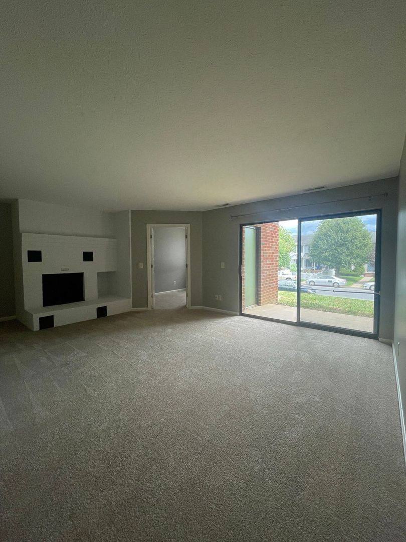 Apartment for rent at 1034-3 Blue Ridge Dr, Harrisonburg, VA 22802