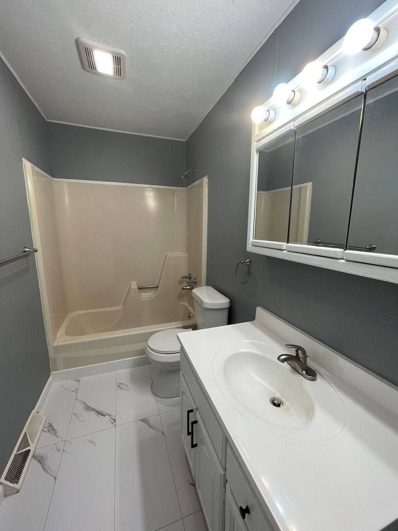 House for rent at 22016 Russet Dr, Meadville, PA 16335