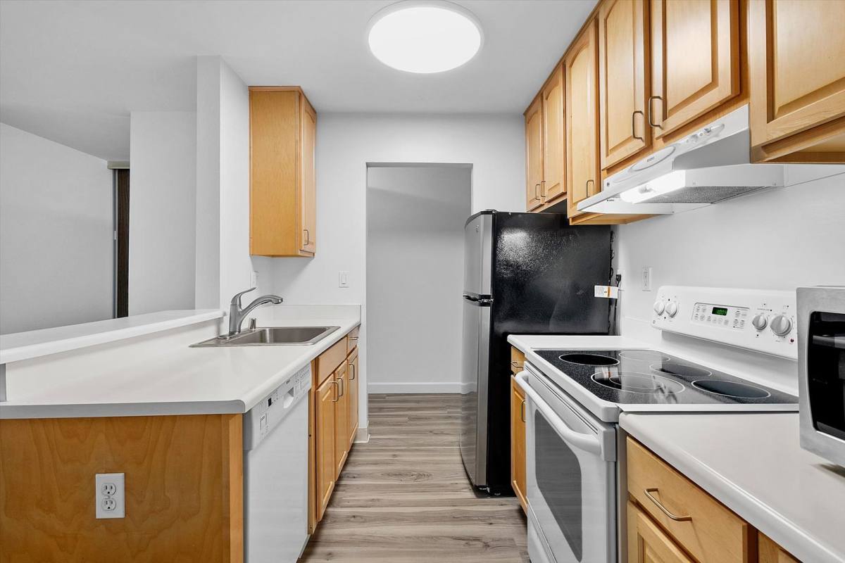Condo for rent at 960 Shorepoint Court, Alameda, CA 94501