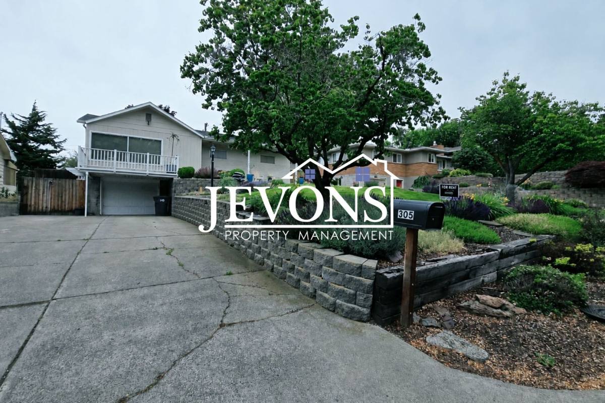 House for rent at 305 N 28th Ave, Yakima, WA 98902