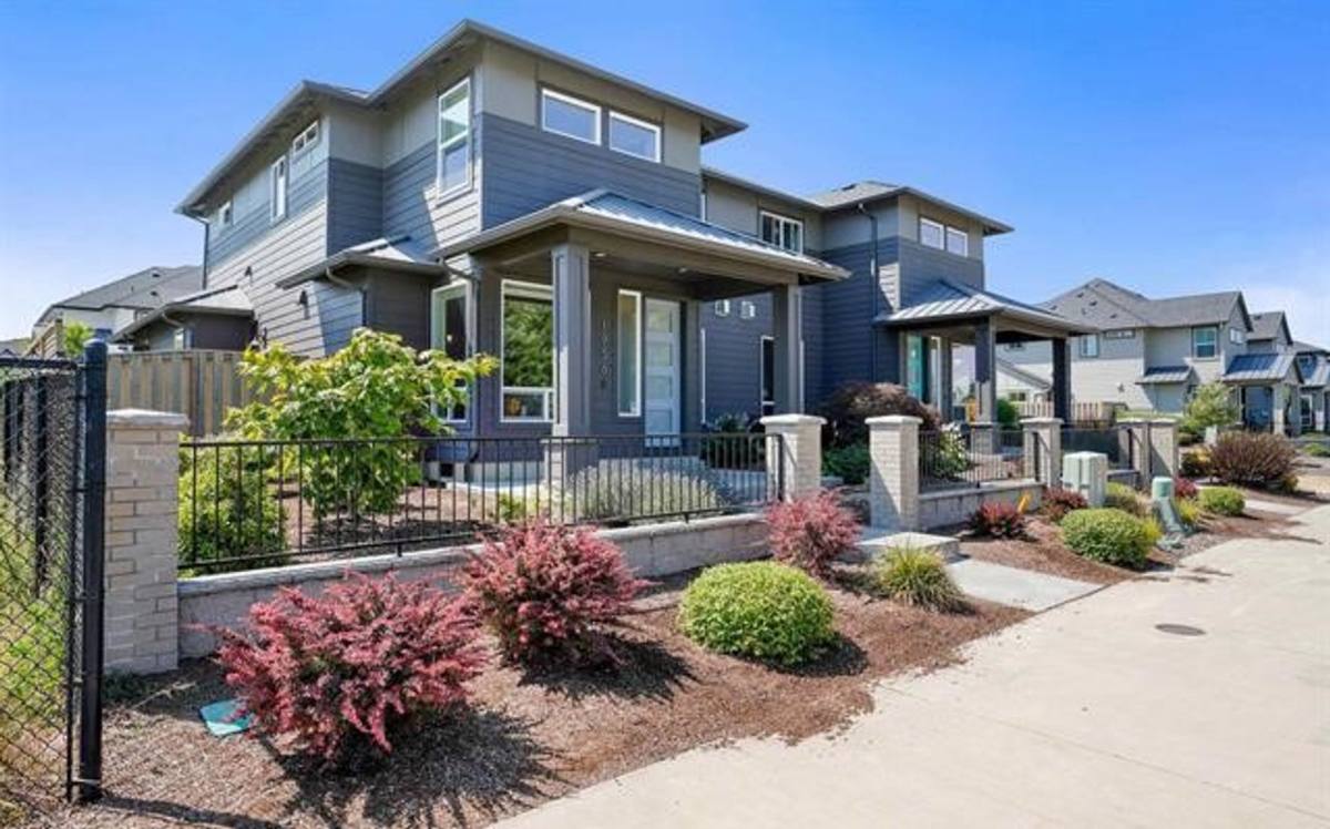 Townhouse for rent at 1956 SW 53rd St, Corvallis, OR 97333