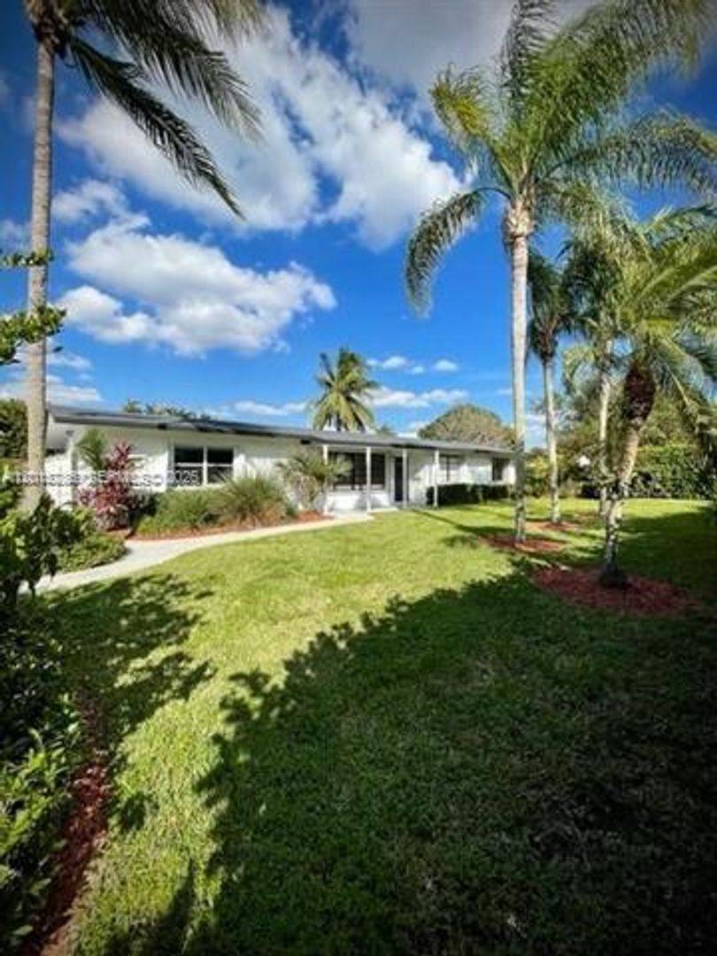 House for rent at 7425 SW 118th St, Miami, FL 33156