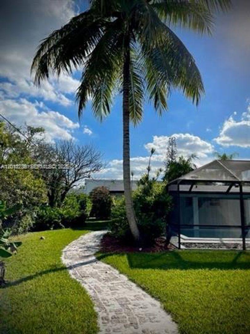 House for rent at 7425 SW 118th St, Miami, FL 33156