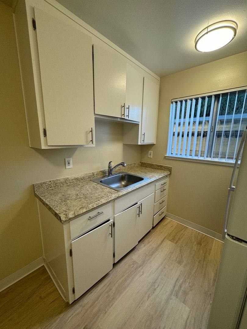 Apartment for rent at 925 N Bayshore Rd W, San Jose, CA 95112