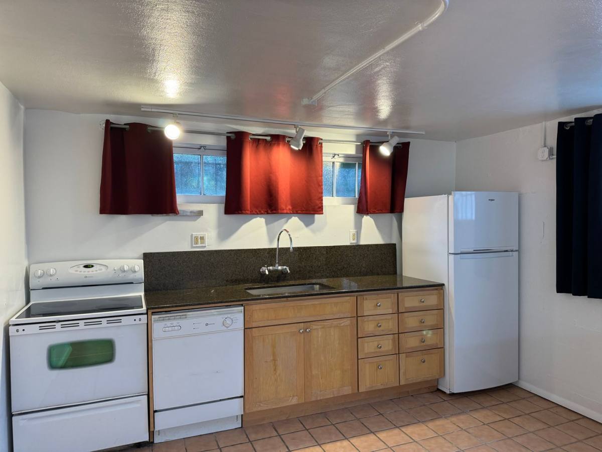 Apartment for rent at 2221 NW Flanders St, Portland, OR 97210