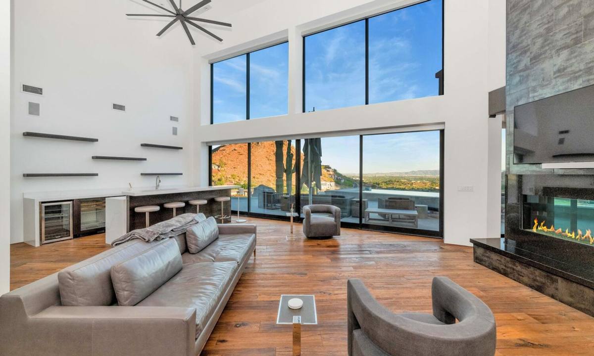 House for rent at 4010 E Canyon Court, Paradise Valley, AZ 85253