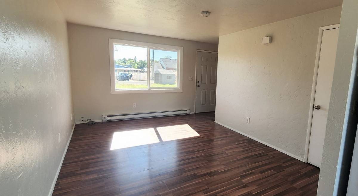 Townhouse for rent at 660 Kelly St, Monroe, OR 97456
