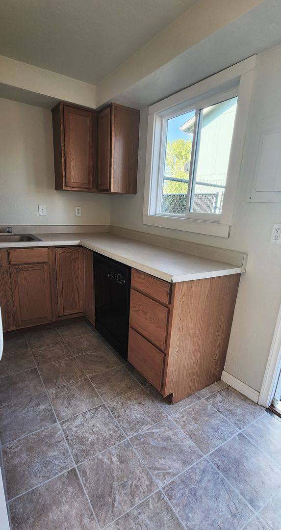 Townhouse for rent at 660 Kelly St, Monroe, OR 97456