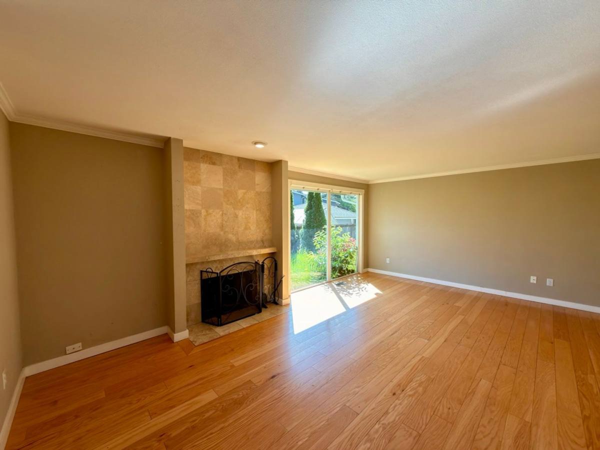 House for rent at 16915 NE 22nd Place, Bellevue, WA 98008